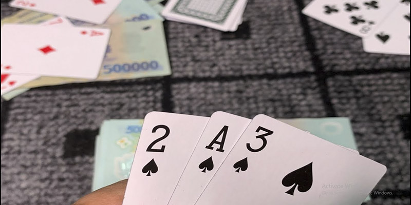 Ván bài liêng nảy lửa